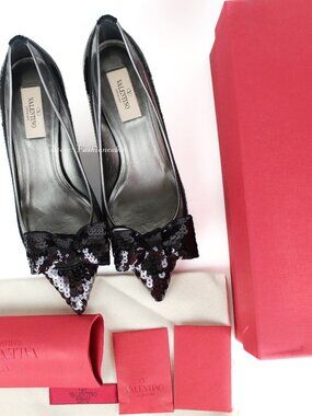 VALENTINO GARAVANI Sequin Bow Pumps Black EU 39 Kitten Heel Runway